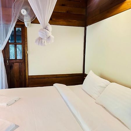 Bambu Huts Hotel Bantaj Kültér fotó