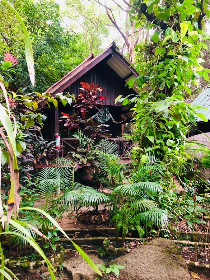 Bambu Huts Hotel Bantaj Kültér fotó
