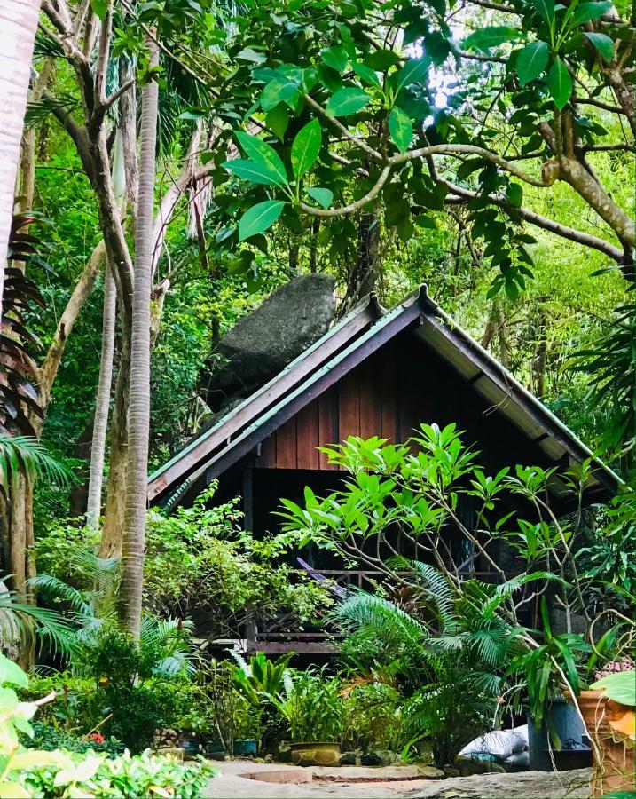Bambu Huts Hotel Bantaj Kültér fotó