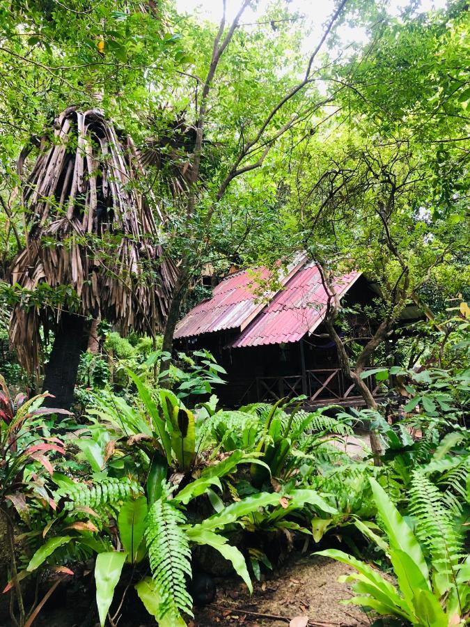 Bambu Huts Hotel Bantaj Kültér fotó